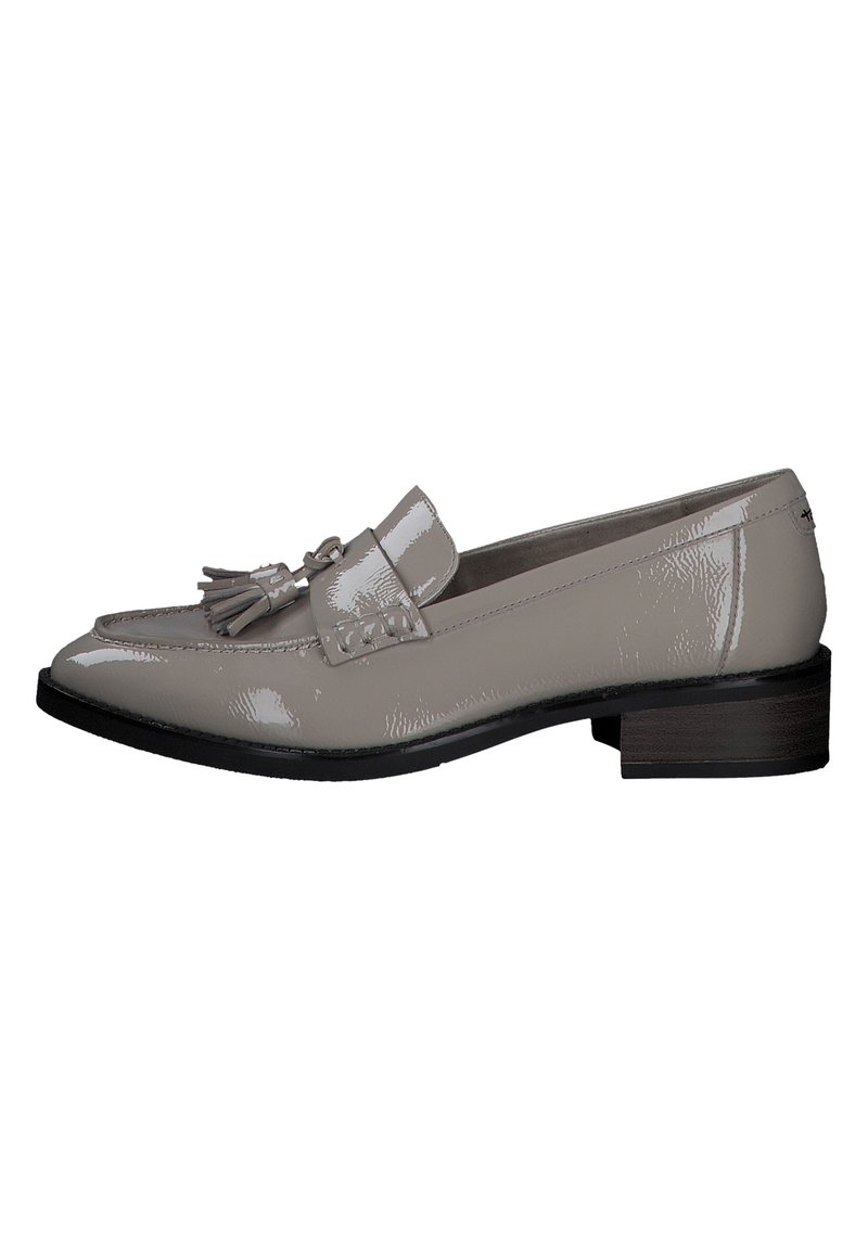 Beige leren loafers met een glanzende afwerking, platte hak, decoratieve kwastjes op de wreef en gestikte accenten langs de randen.