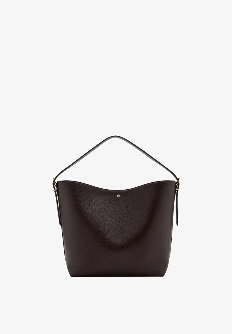 Sac à bandoulière en cuir marron foncé avec une seule sangle et un petit bouton doré au centre devant.