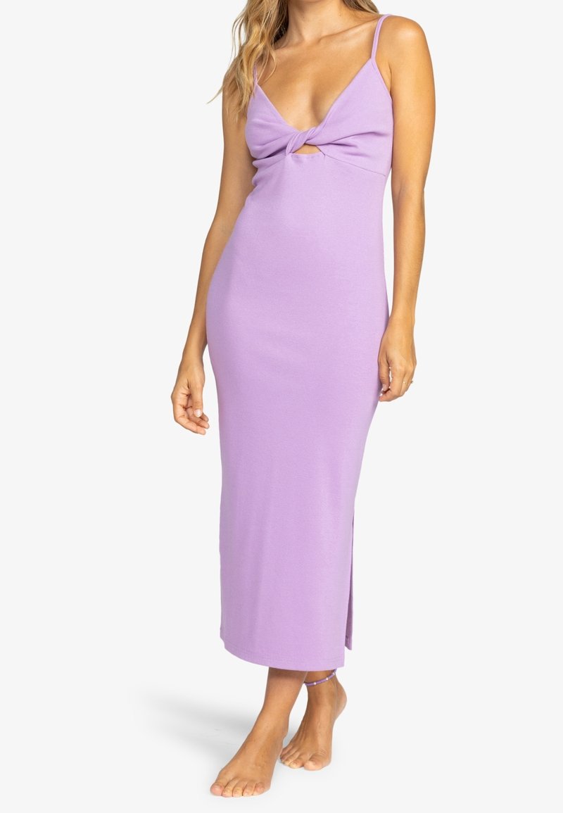 Lilafarbene Maxikleid mit knotted Frontdetails, dünnen Trägern und einem seitlichen Schlitz. Hergestellt aus weichem, dehnbarem Material für maximalen Komfort.