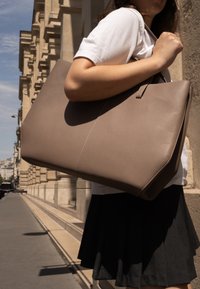 Melvin & Hamilton Shoppingväska - taupe