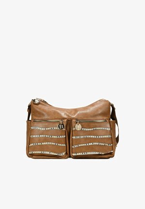 Bosanova, BOLSO BANDOLERA TOSTADO CON BOLSILLOS Y TACHAS - Bandolera - tostado