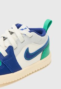 Jordan JORDAN 1 LOW - Sneaker low - sail/deep royal blue/stadium green/neutral grey