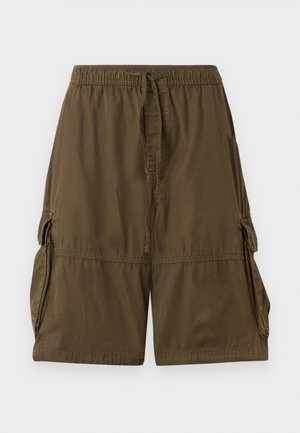 Olivenfargede cargo-shorts laget av lett materiale. Har elastisk midje, snøring og to sidelommer.