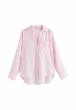 Cămașă roz deschis, cu mâneci lungi, nasturi și guler, croială lejeră, cu buzunar frontal și tiv curbat, prezentată pe un fundal alb simplu.