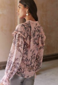 Love & Roses PETITE FIT - Palaidinė - pink floral metallic