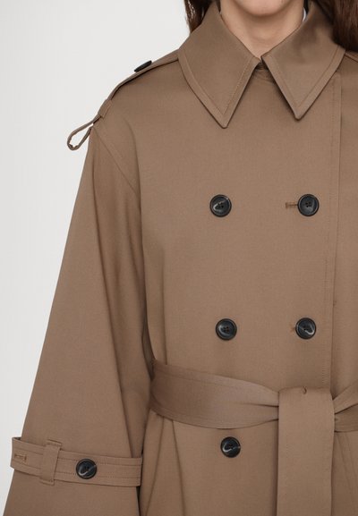 By Malene Birger ALAYA - Šineļveida mētelis - fosil