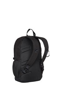 Sac à dos noir avec panneaux en maille rembourrés, bretelles réglables, tissu texturé et une poignée de transport supérieure. Comprend un clip carabine.