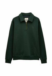 Ciemnozielony długi sweter z długim rękawem, z pó�łzamkiem z przodu, stojącym kołnierzem, ściągaczami przy mankietach i u dołu oraz małym logo na lewej piersi.