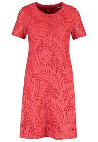Czerwona koronkowa sukienka z krótkim rękawem w kwiatowe i liściaste wzory, okrągły dekolt i zamek błyskawiczny z tyłu.