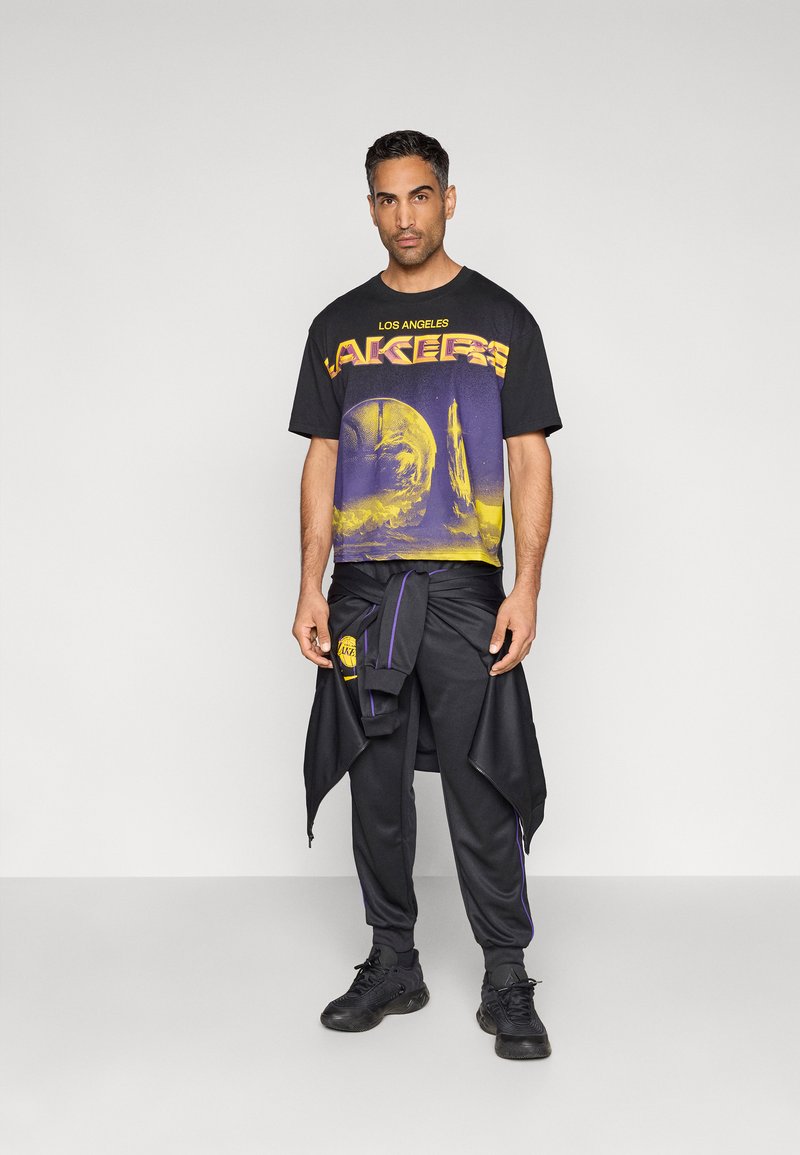 Nike Performance LOS ANGELES LAKERS BOXY - Triko s potiskem - black