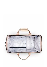 Sac de sport avec un extérieur lisse rose clair, des poignées dorées et un intérieur à motifs bleu et blanc. Comprend un séparateur central.