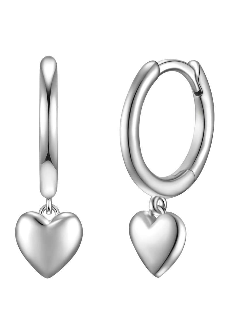 Sudraba apli auskari ar gludu, pulētu sirds šarmu, kas karājas no katra apļa. Dizains ir apaļš ar spīdīgu apdari.