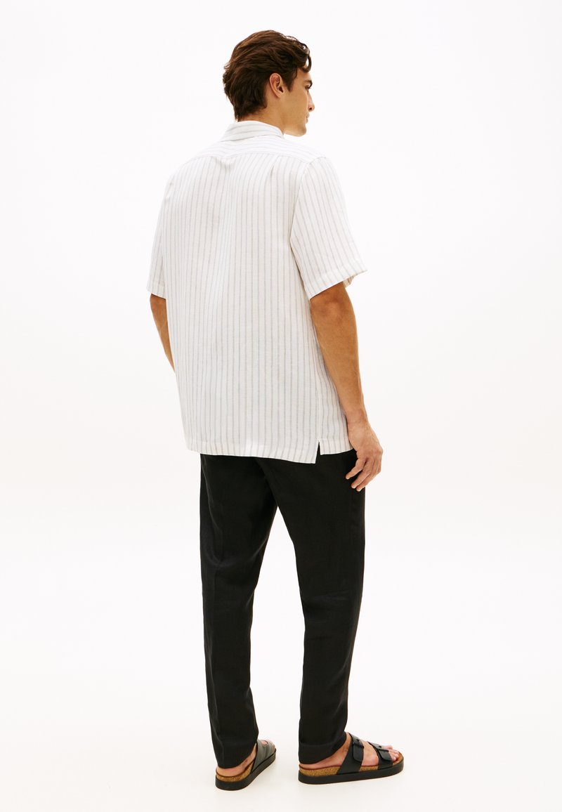 Tommy Hilfiger ENGINEERED STRIPE SHIRT - Košile - white/black