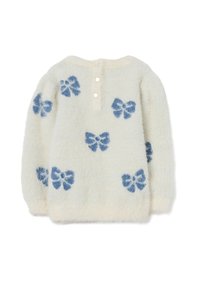 Maglione cremoso e peloso con motivi a fiocco blu. Presenta un collo henley con tre bottoni perla, una texture morbida e maniche lunghe.