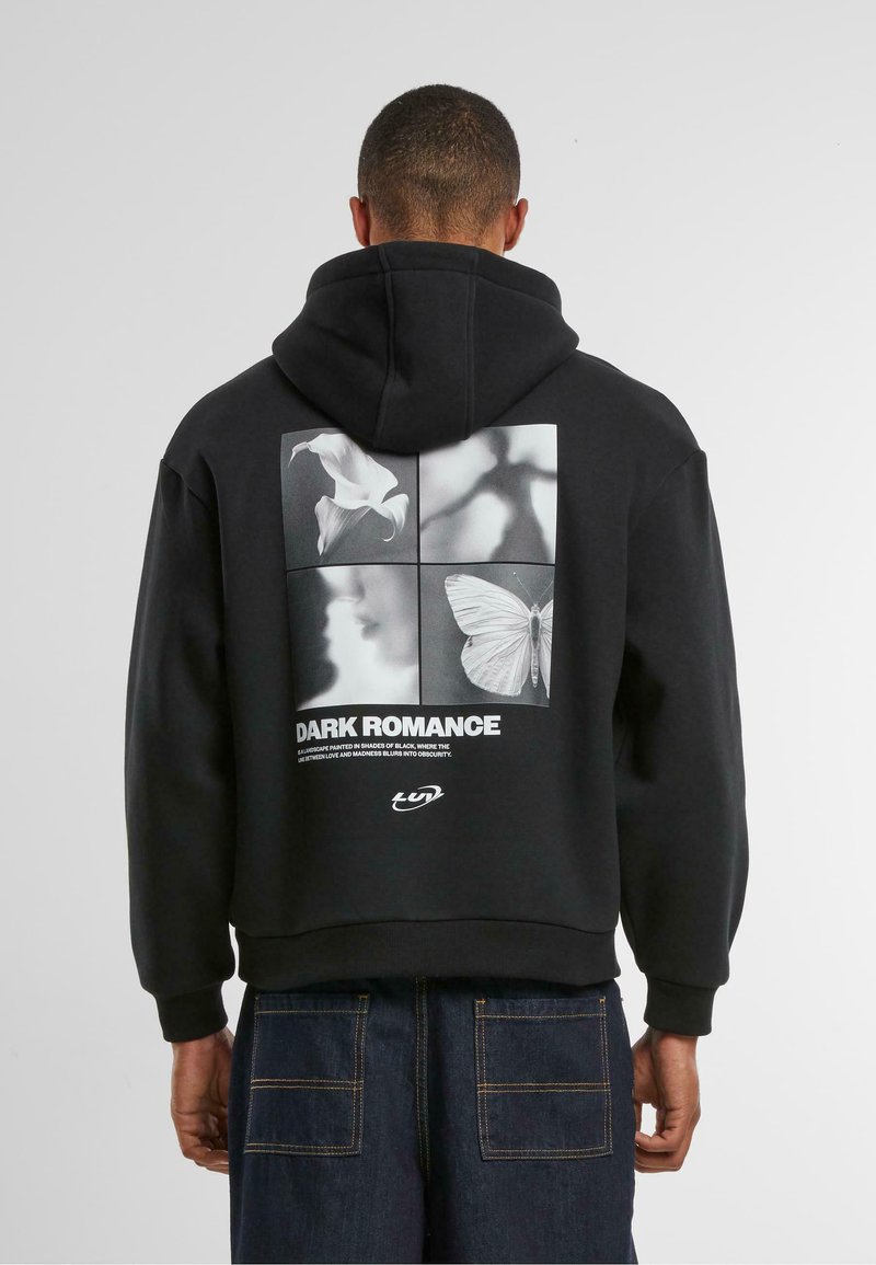 Upscale by Mister Tee - DARK ROMANCE FLUFFY - Džemperis su gobtuvu - black, Padidinti