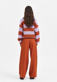 Selected Femme Strickpullover - orange