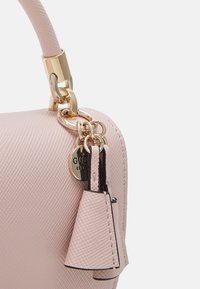 Guess GIZELE MINI SADDLE CROSSBODY - Torba preko tijela - light rose