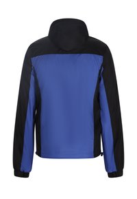 Giacca a vento blu e nera con cappuccio, caratterizzata da una texture liscia, polsini elasticizzati e un design contrastante nella parte superiore della schiena.