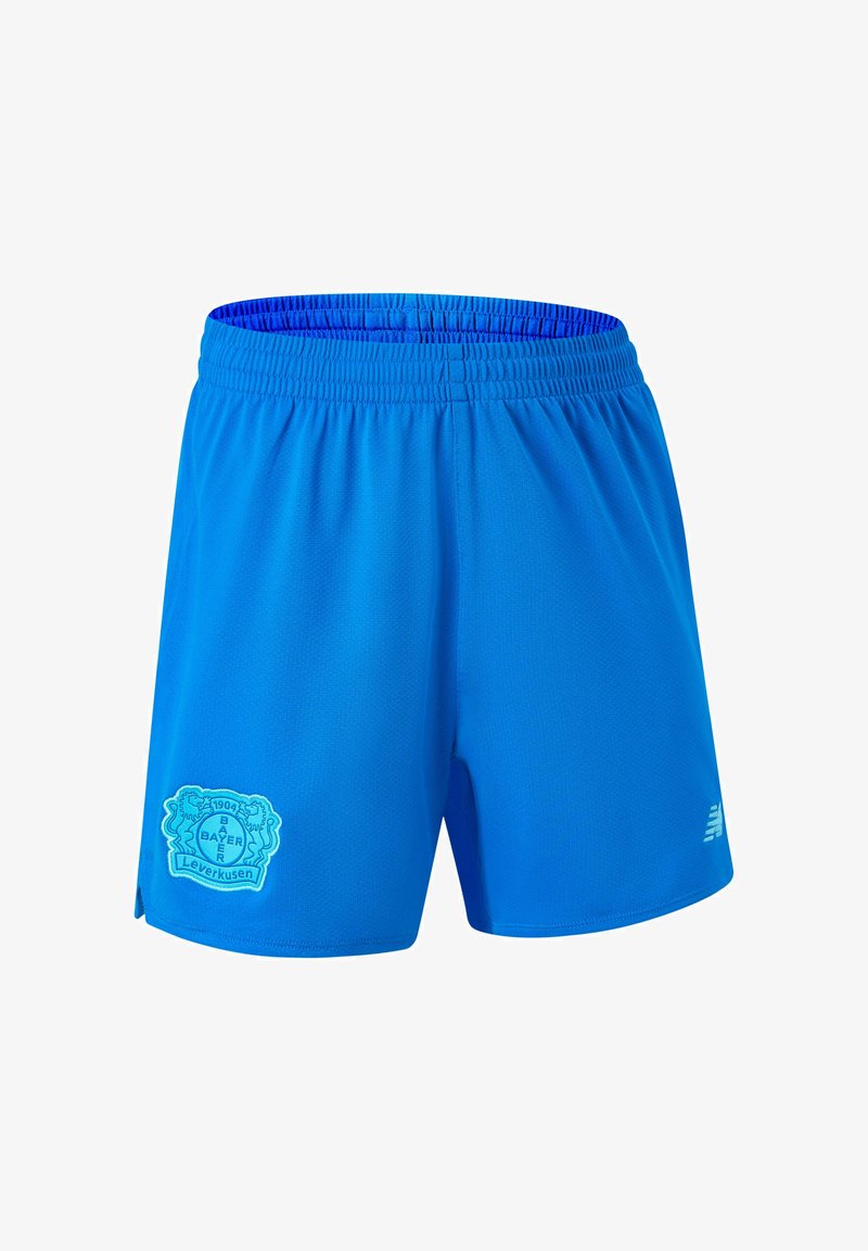 Pantalones cortos deportivos azules de tela ligera, con cintura elástica y un parche de logo en relieve en la pierna izquierda. Textura suave.