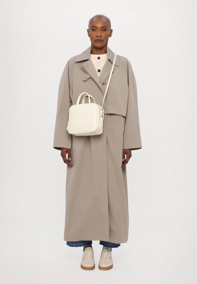 WEEKEND MaxMara TEAK - Rokassoma - white