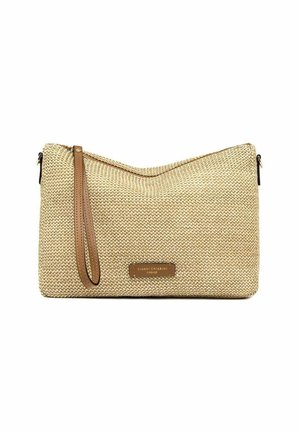 Pochette beige tissée avec bride en cuir marron pour le poignet et petite étiquette rectangulaire sur l'avant indiquant "Gianni Chiarini Firenze".