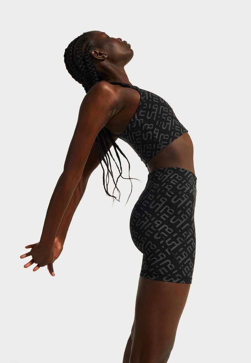 Damen Sportbekleidung | Sweaty Betty SWEATY BETTY X HALLE BERRY POWER BIKER SHORTS Tights black/schwarz - FJ04521 Damen Sportbekleidung | Sweaty Betty SWEATY BETTY X HALLE BERRY POWER BIKER SHORTS Tights black/schwarz - FJ04521