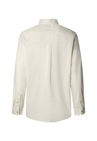 Crème kleurige lange mouwen shirt gemaakt van zachte stof met een standaard kraag, knoopmanchetten en een rugplooidetail.