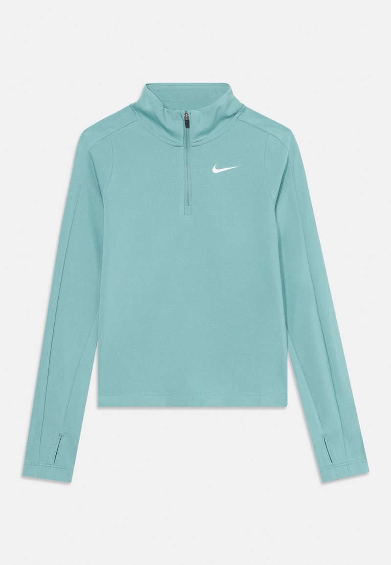 Helles teal Nike-Pullover mit halb durchgehendem Reißverschlusskragen, langen Ärmeln und strukturiertem Stoff. Mit einem weißen Swoosh-Logo auf der Brust.
