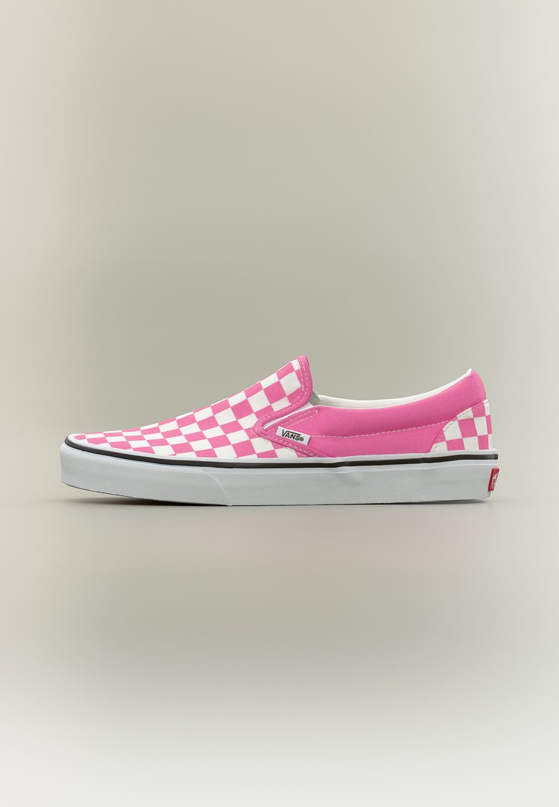 Scarpa Vans slip-on a quadretti rosa e bianchi con suola in gomma bianca e rifinitura nera, vista laterale su sfondo neutro.