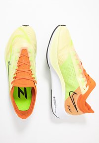 Nike Performance Chaussures de running sur route - green