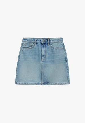 Gonna di jeans azzurro chiaro con vita alta, taglio dritto, tasche anteriori e chiusura con bottone. Presenta una texture liscia e una finitura pulita.