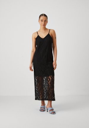 Vero Moda Petite VMMILA SINGLET LONG DRESS - Maxi šaty - black