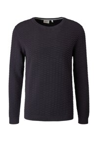 Ciemnogranatowy sweter dziany z teksturowanym, prążkowanym wzorem. Posiada okrąg�ły dekolt typu crew oraz długie rękawy, z prostym wykończeniem dolnym.