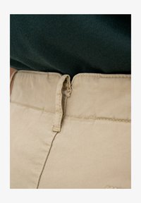 Ej vald, dusty beige