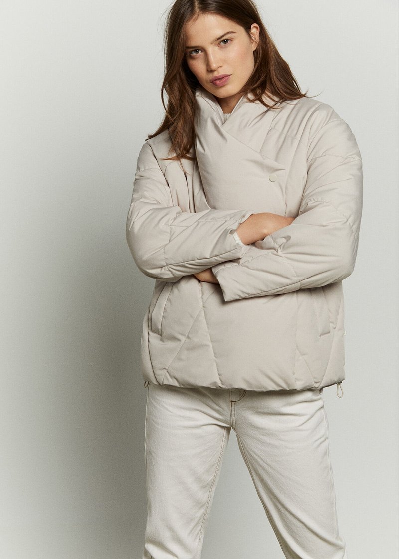 Damen Leichte Jacken | Hoss Intropia WITH WRAPAROUND COLLAR Winterjacke beige - XC63601 Damen Leichte Jacken | Hoss Intropia WITH WRAPAROUND COLLAR Winterjacke beige - XC63601