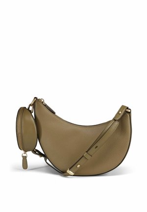 Borsa a tracolla in pelle marrone a forma di mezzaluna con tracolla regolabile e piccolo portamonete ovale con zip attaccato.