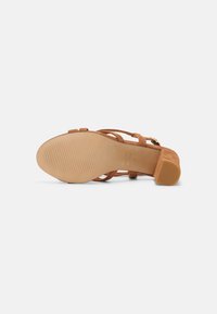 Cosmoparis Sandali - cognac