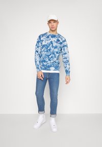 Levi's® ORIGINAL - Camisola - high low horizon blue