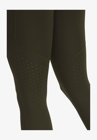 Valitud, expedition green