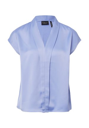 Jasnoniebieska krótko rękawowa bluzka z dekoltem w szpic, wykonana z gładkiego materiału, z luźnym krojem i bocznymi rozcięciami dla zapewnienia swobody ruchów.