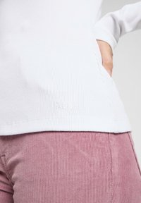 Lee SQUARE NECK SLIM FIT - Langarmshirt - bright white