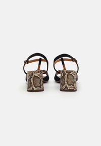 Chie Mihara LAREINA - Sandales - black/dunde black