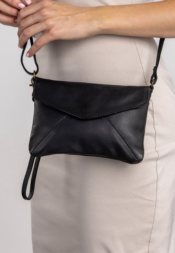 KARISMA - Umhängetasche - schwarz z