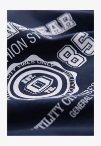 Non sélectionné, navy