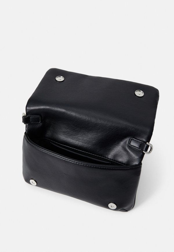 MINI LINE QUILT CROSSBODY - Cross body bag3