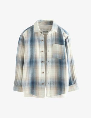 Košulja s dugim rukavima u plavoj i kremasto bijeloj karičastoj nijansi, izrađena od mekog materijala, sa džepom na prsima i smeškanim dugmadima. Teksturalna završna obrada.