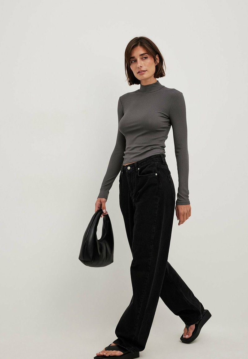 NA-KD Sweter szary