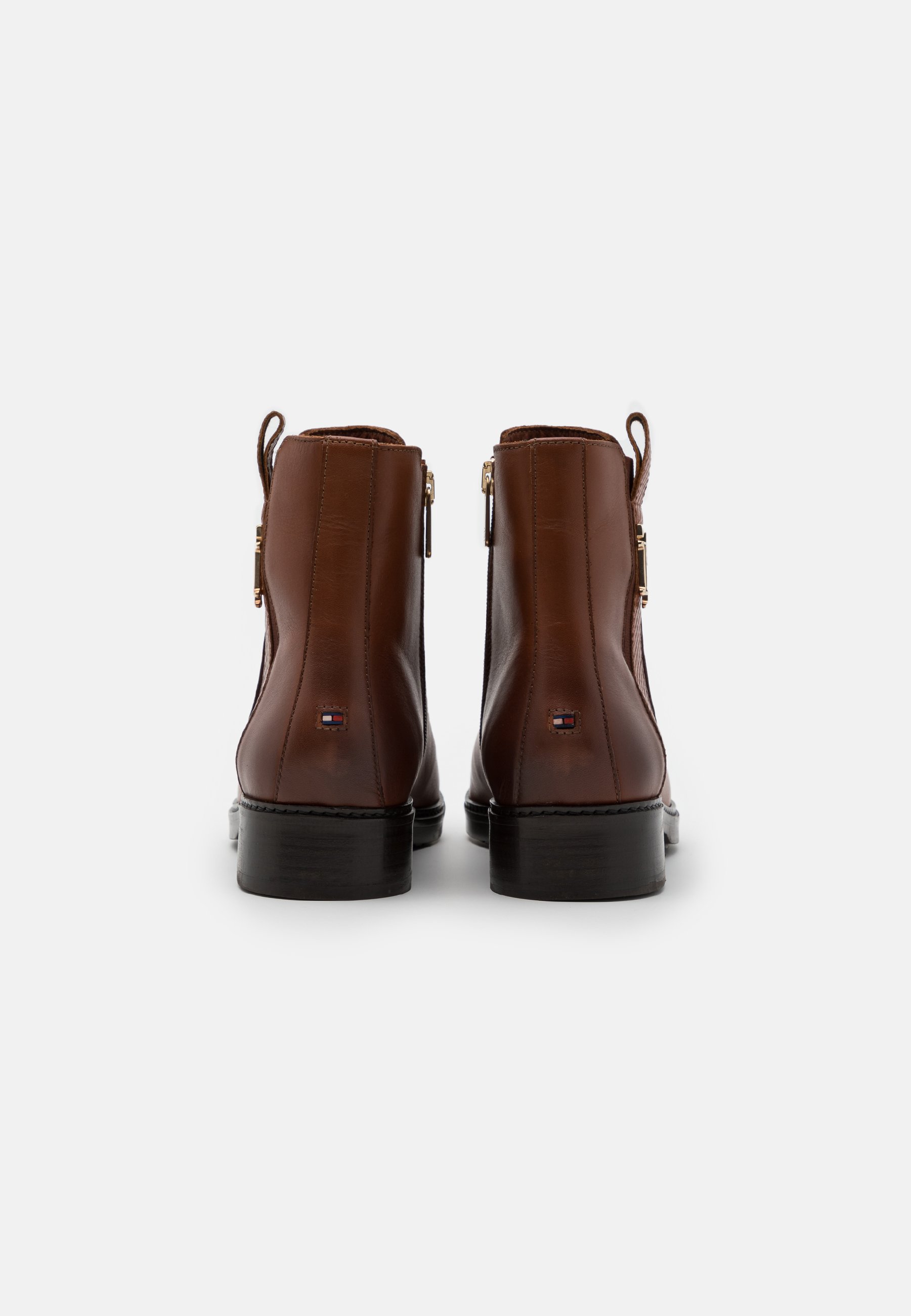tommy hilfiger pasilla boots