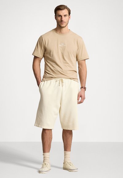 Polo Ralph Lauren Big & Tall EMBROIDERED LOGO JERSEY T-SHIRT - Apdrukāts T-krekls - classic khaki