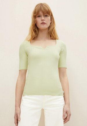 Basic T-shirt - light green